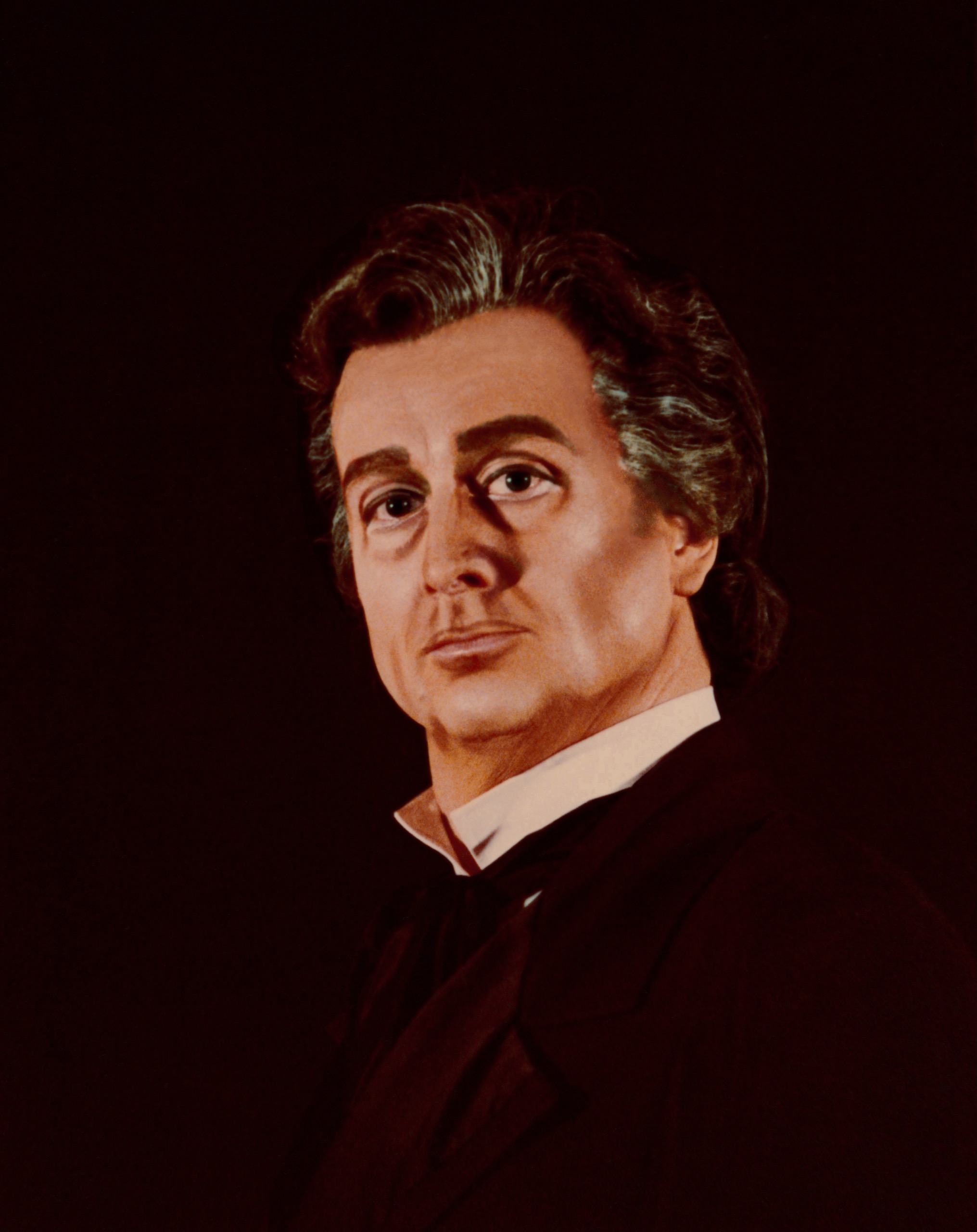 LA TRAVIATA (Verdi) Photo-Baritone Ryan Edwards as Germont