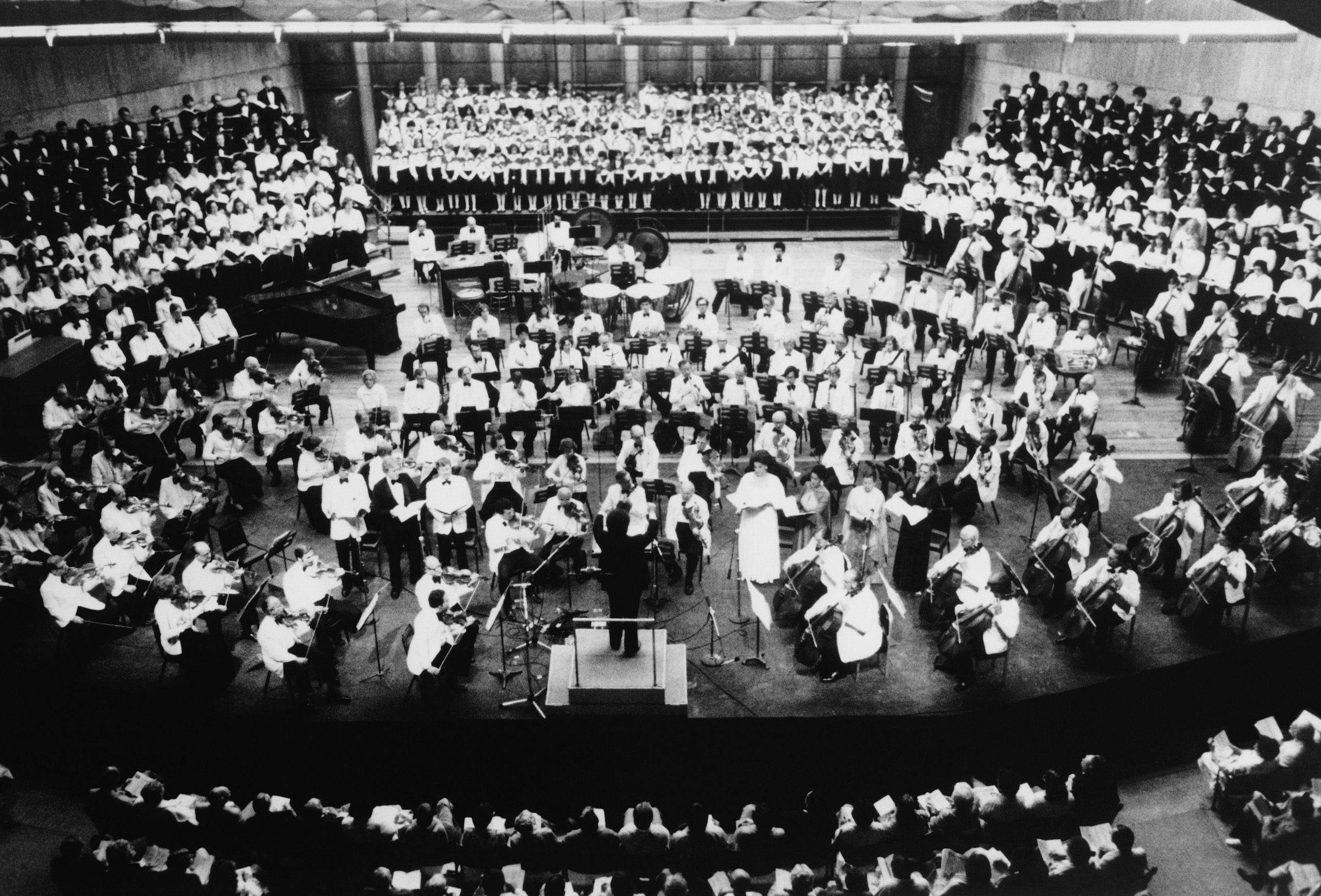 MAHLER SYMPHONY NO 8, Ravinia Festival Photo-Bass John Cheek, Baritone Ryan Edwards, Tenor Kenneth Riegel, Conductor James Levine, Contralto Birgit Finnilae, Contralto Isola Jones, Soprano Judith Blegen, Soprano Carol Neblett, Chicago Symphony Orchestra