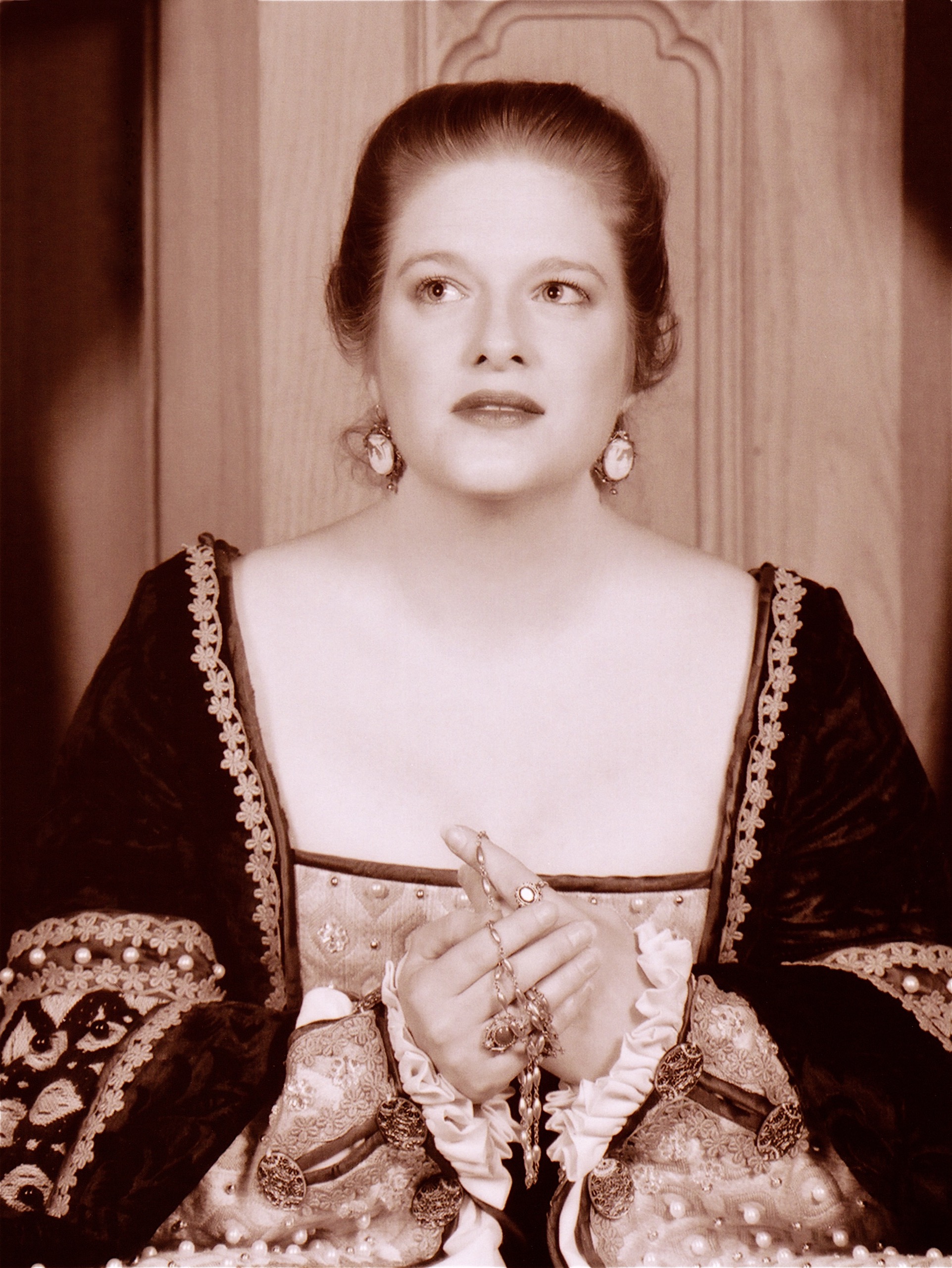 MARY STUART (Adapted from Schiller by Geoffrey Edwards)-Rachel Martindale as Mary-Marquee Theatre Company-Publicity Photo by Glenn Rippie 12